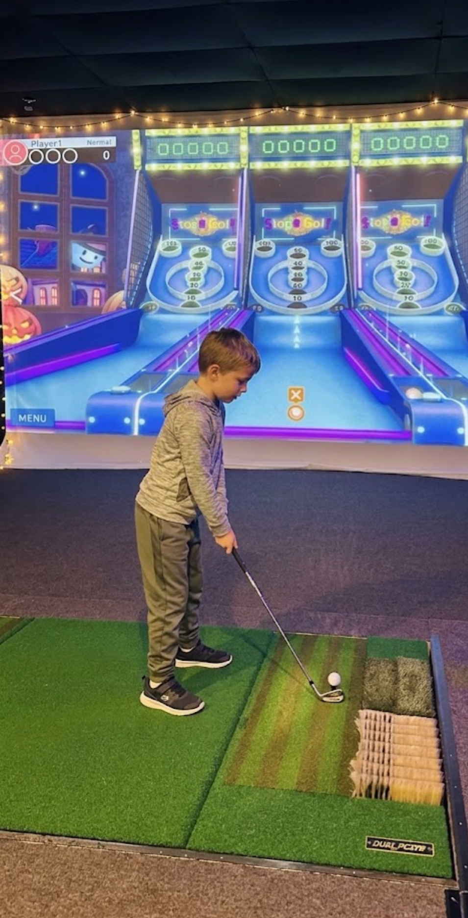 Slope Golf game at GolfCube Social